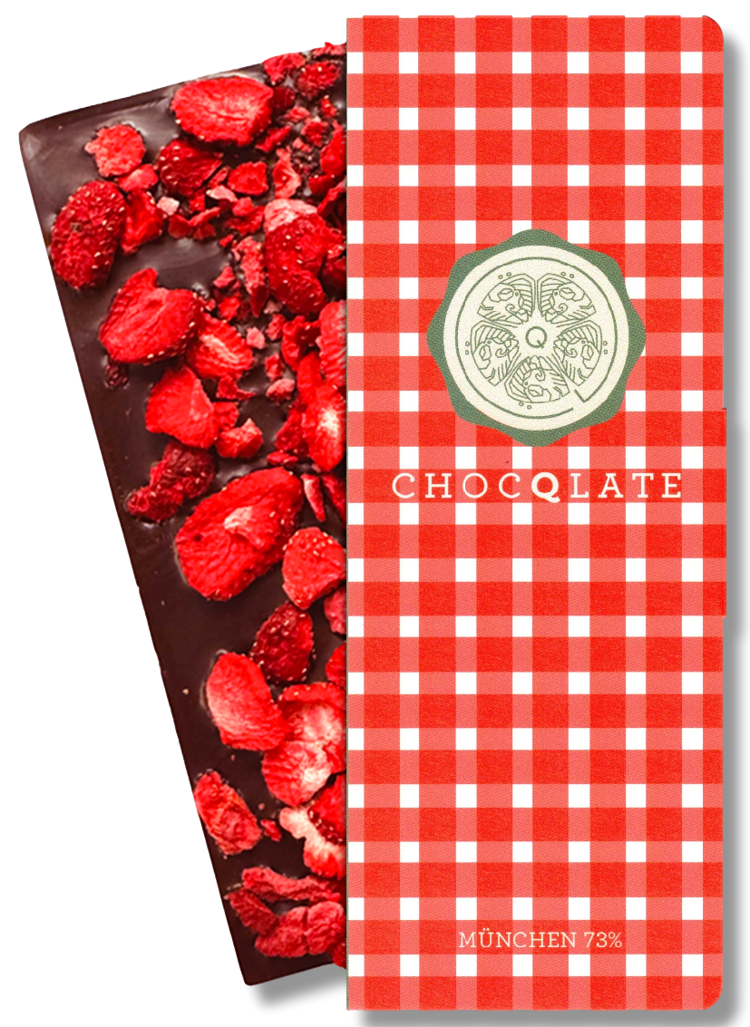 CHOCQLATE Erdbeer Bio Schokolade 73 % – Verpackung und Schokolade mit Erdbeeren