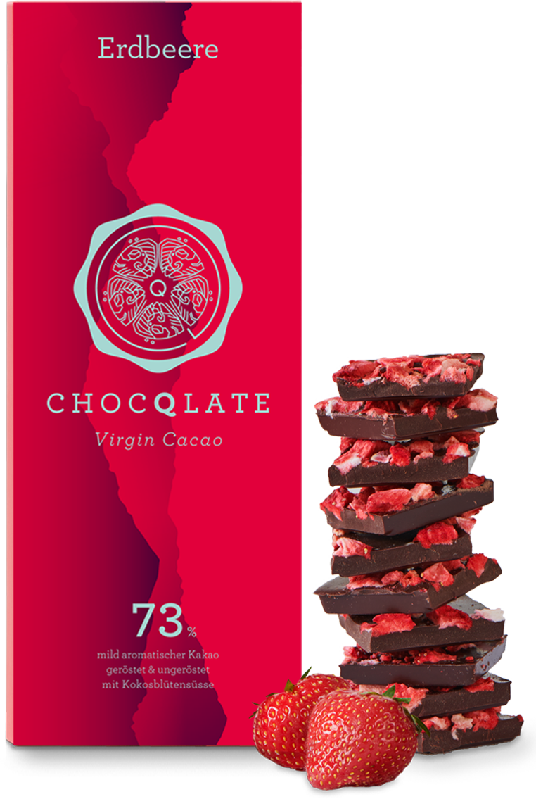 CHOCQLATE Erdbeer Bio Schokolade 73 % – Verpackung, Schokoladenstücke und Erdbeeren