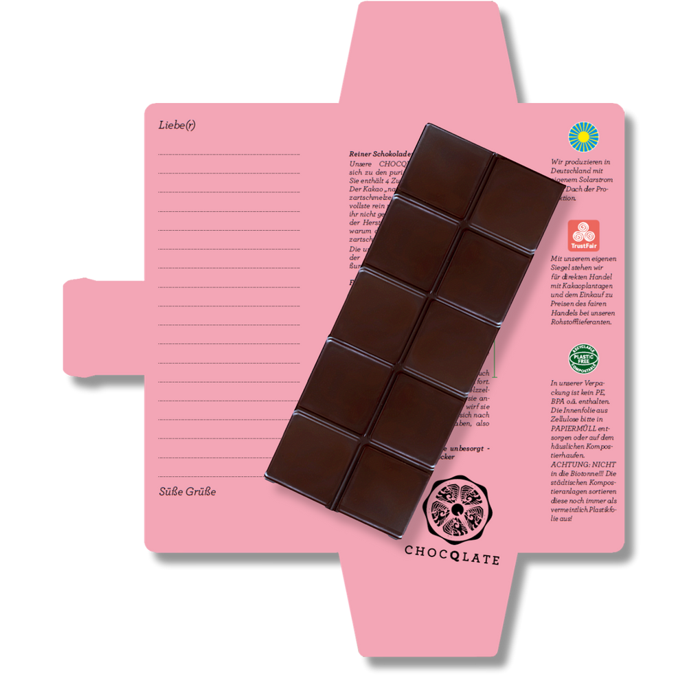 CHOCQLATE „Gönn Dir, was immer Dir gut tut!“ Schokolade 50 % mit Haselnussmus – Verpackung, Schokoladenstücke und Haselnüssen