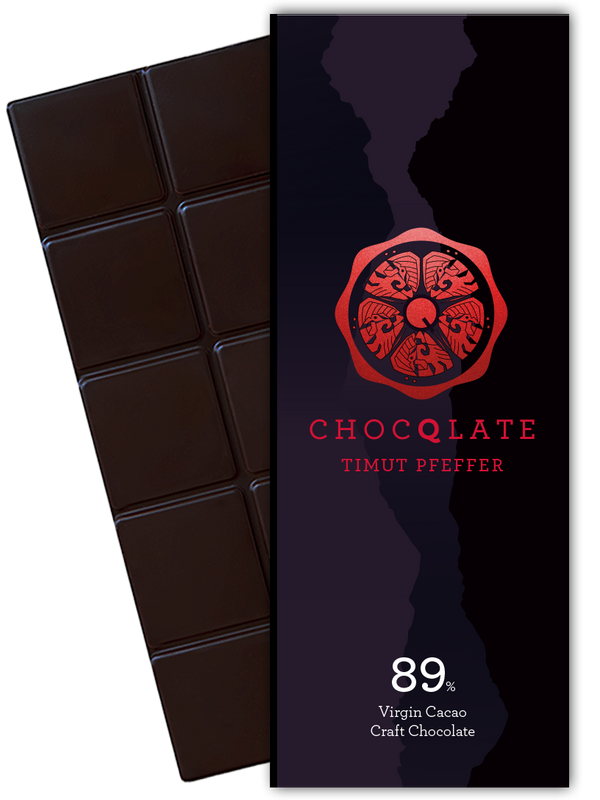 CHOCQLATE Timut Pfeffer Bio Schokolade 89 % – Verpackung und dunkle Schokoladentafel