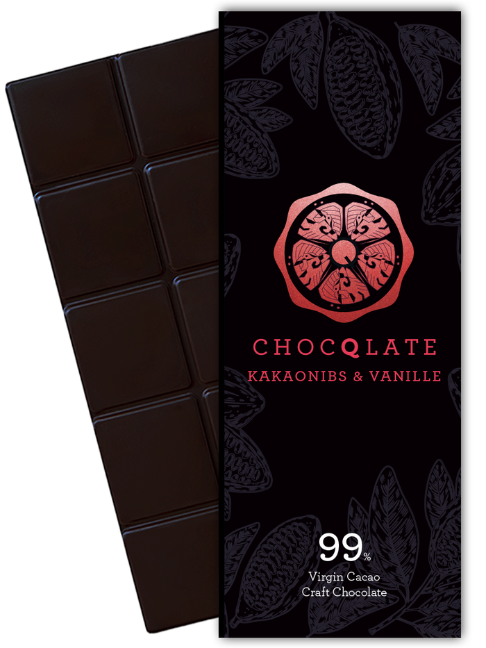 CHOCQLATE Bourbon Vanille-Kakaonibs Bio Schokolade 99 % – Verpackung und dunkle Schokoladentafel